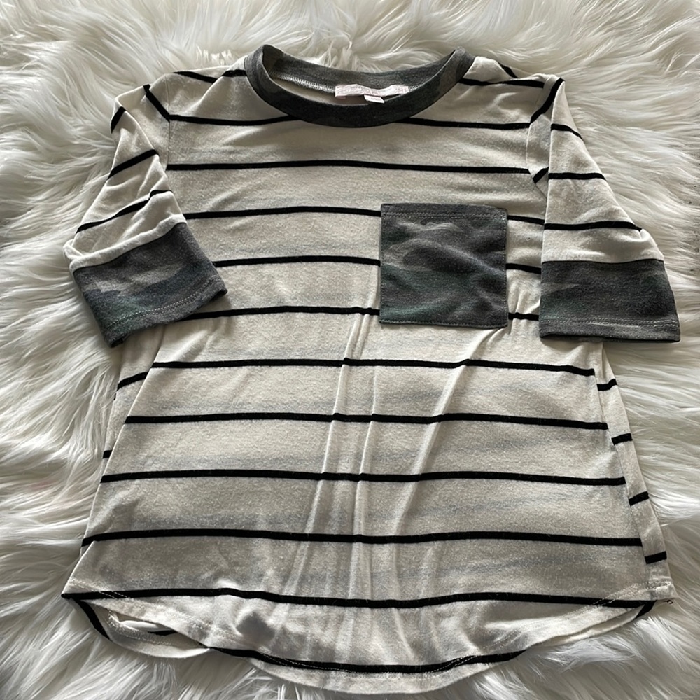 ⭐️ Girls T-Shirt